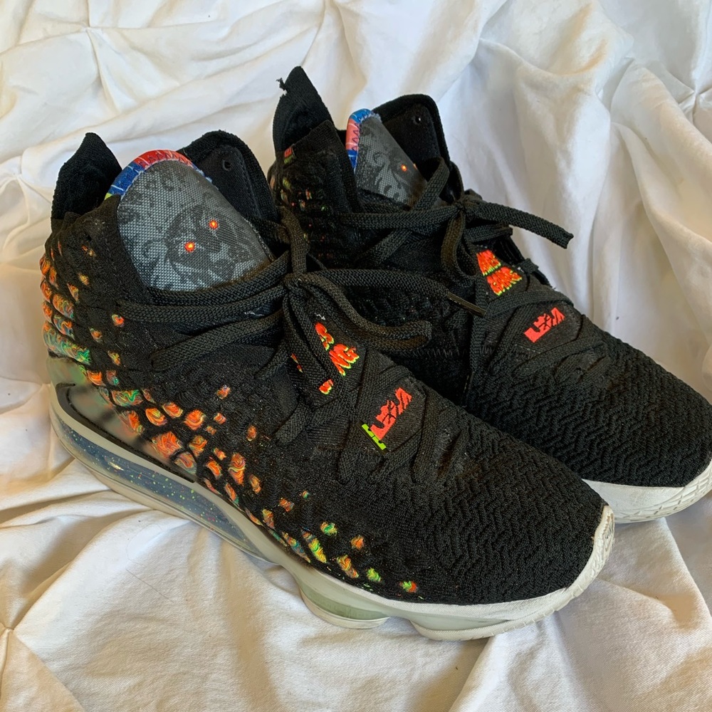 Nike Lebron 2020 sneakers